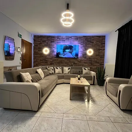 Diamond Apartment *